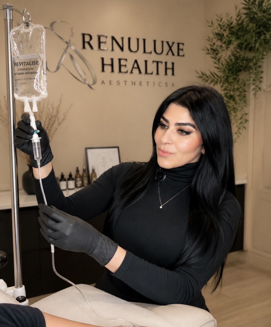 Amna Founder Of Renuluxe